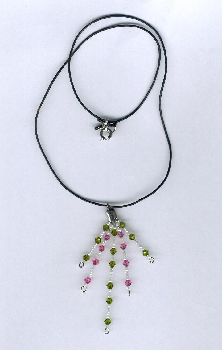 Collier avec pendentif et perles Swarovski