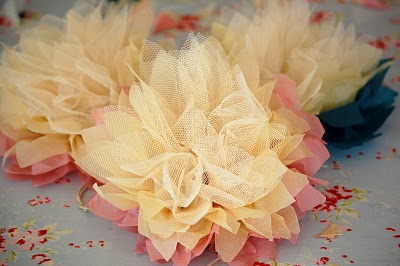 comment fabriquer une fleur en papier ou en tulle - tutoriel