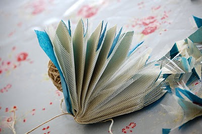 comment fabriquer une fleur en papier ou en tulle - tutoriel