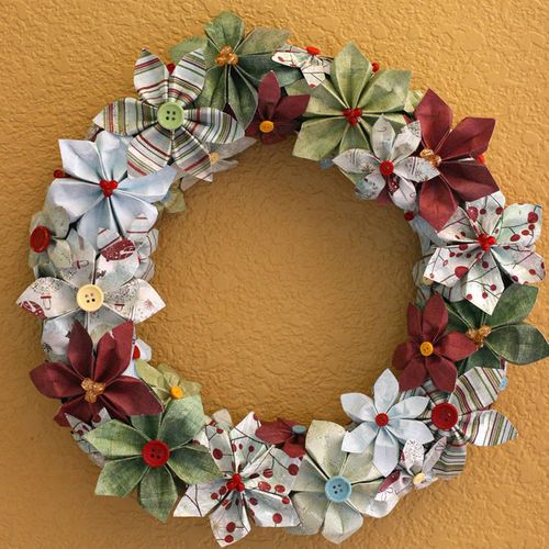 couronne de fleurs de papier pour noel